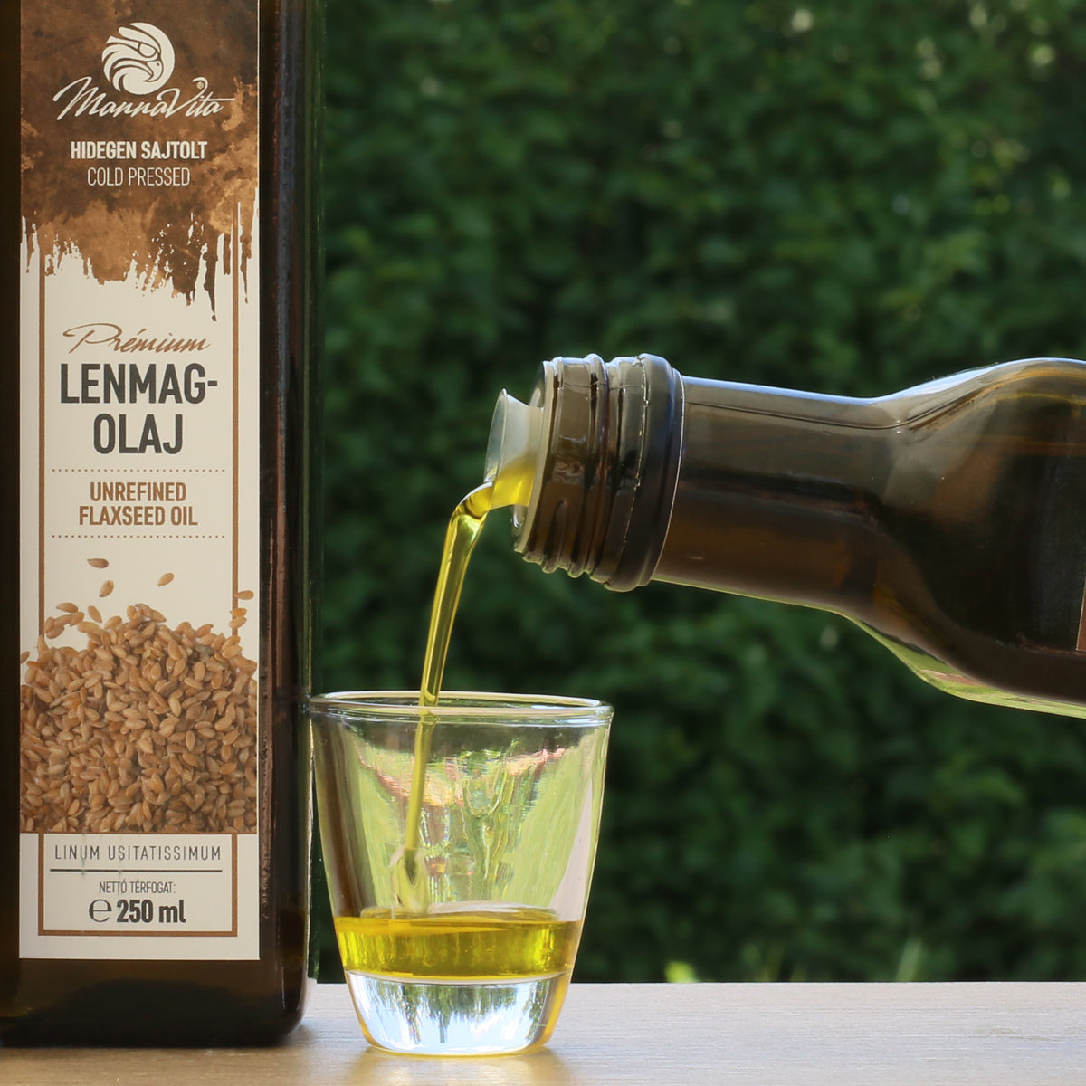 Mannavita madžarsko hladno stiskano laneno olje • 250 ml