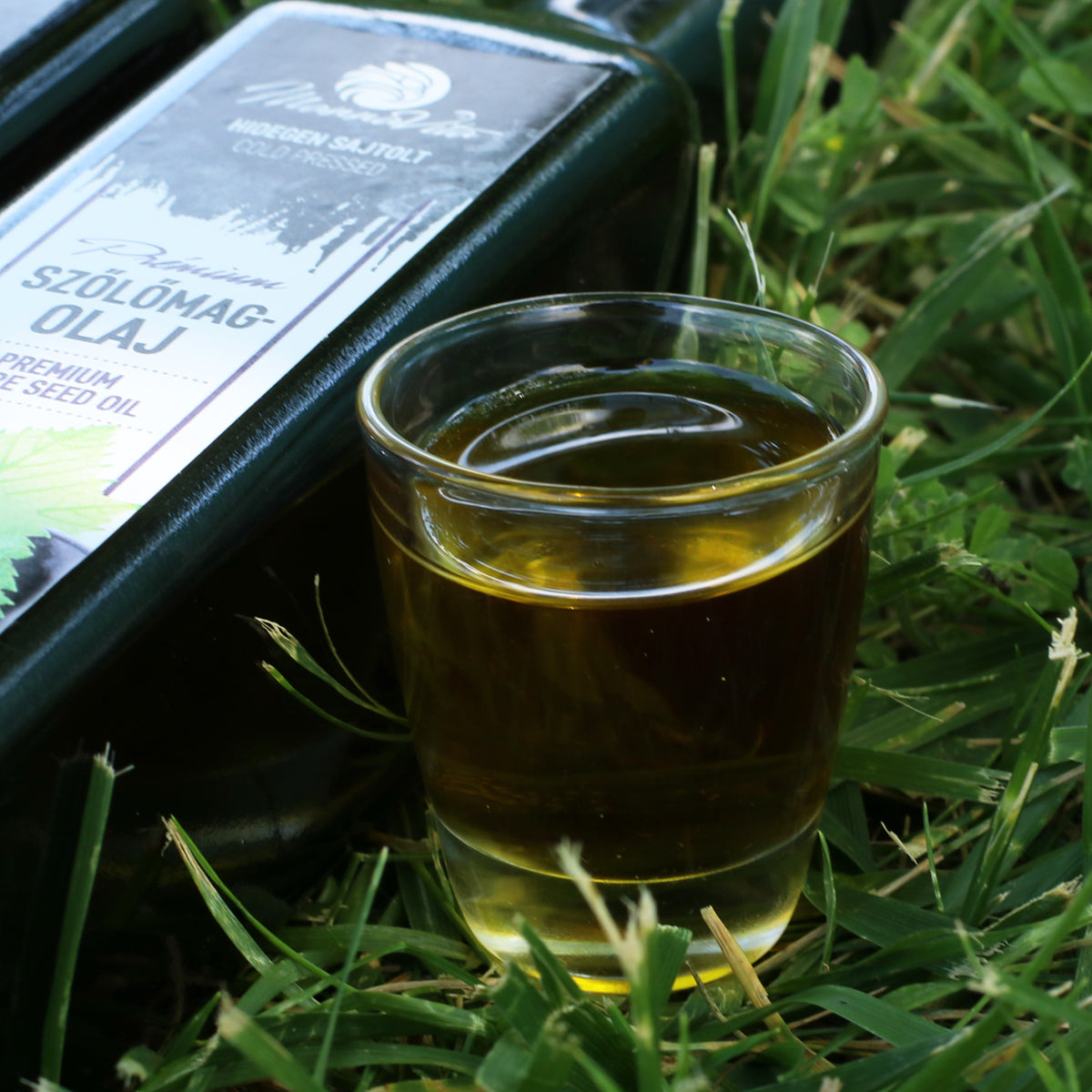 Mannavita madžarsko hladno stiskano grozdno olje • 250 ml